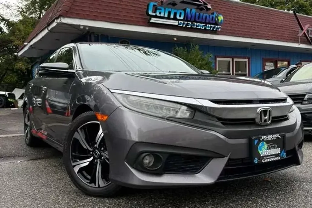 2016 Honda Civic Touring photo 1