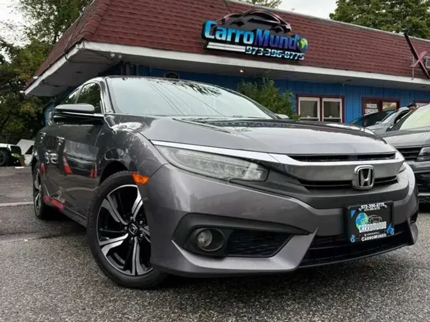 2016 Honda Civic Touring photo 1