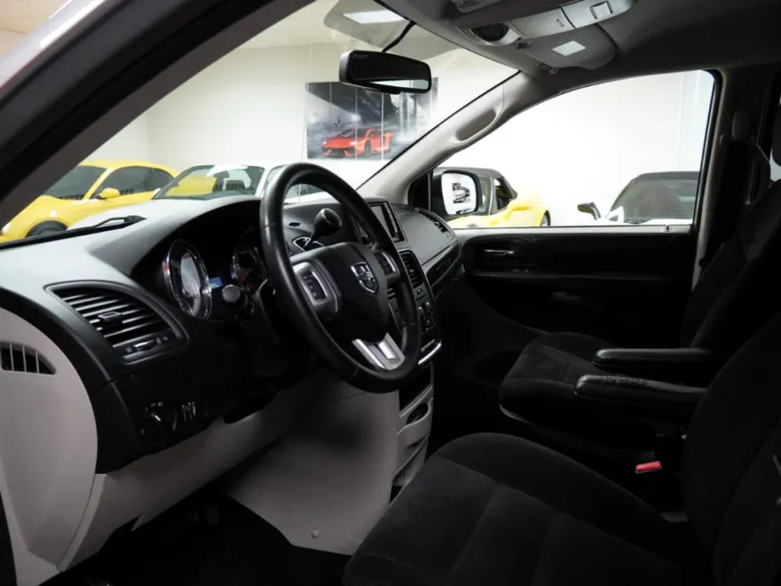 2017 Dodge Grand Caravan SE photo 11