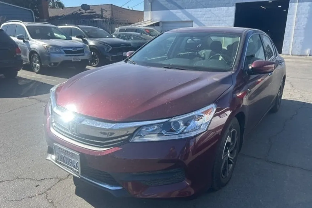 2016 Honda Accord LX photo 1