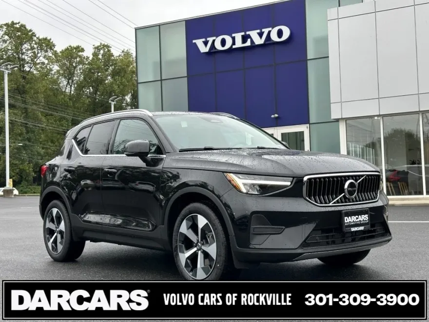 2025 Volvo XC40 Core photo 1