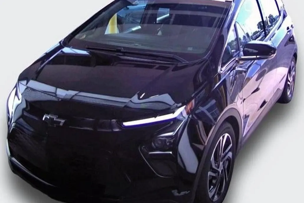 2022 Chevrolet Bolt EV 1LT photo 1