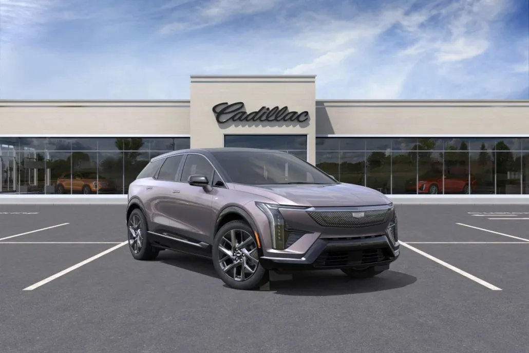2025 Cadillac Optiq Luxury photo 1