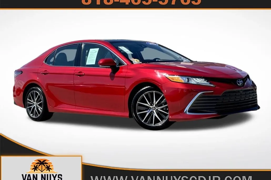 2023 Toyota Camry XLE V6 photo 1