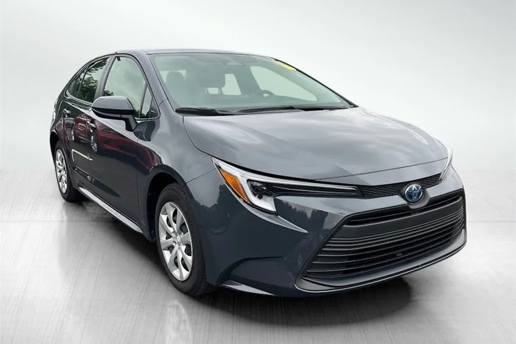 2025 Toyota Corolla Hybrid LE photo 1