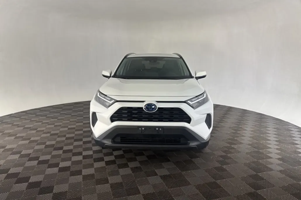 2022 Toyota RAV4 Hybrid XLE photo 1