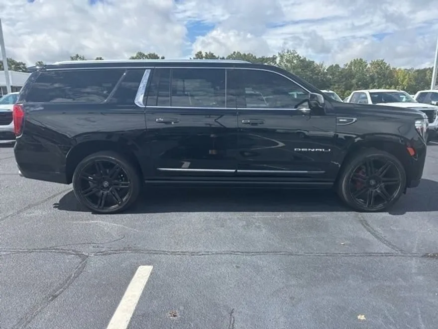 2023 Gmc Yukon XL Denali Ultimate photo 1