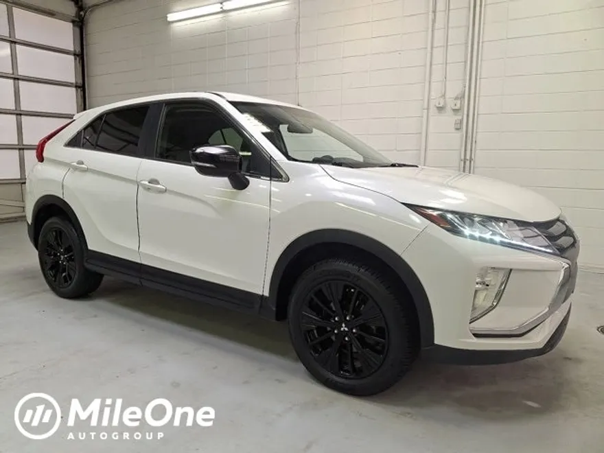 2019 Mitsubishi Eclipse Cross LE photo 1