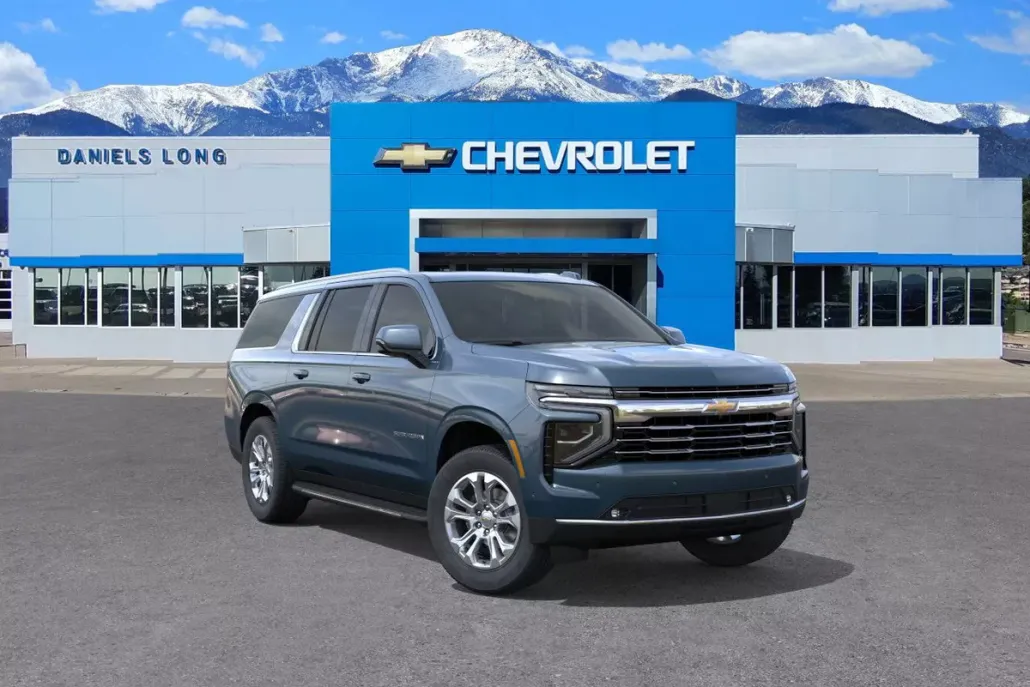 2025 Chevrolet Suburban LT photo 1