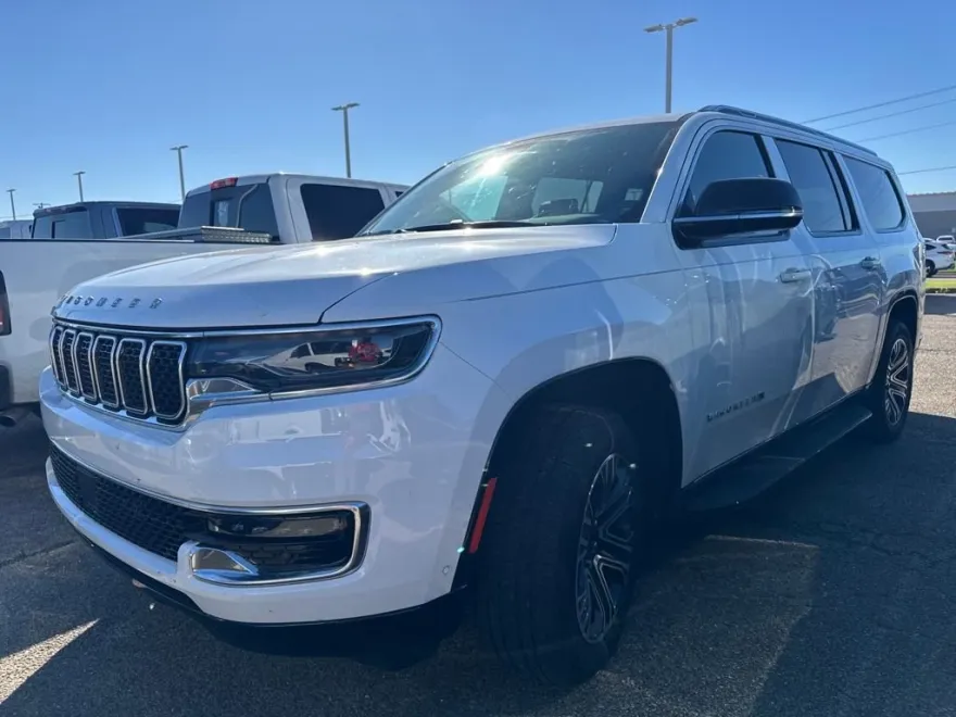 2024 Jeep Wagoneer L Base photo 1