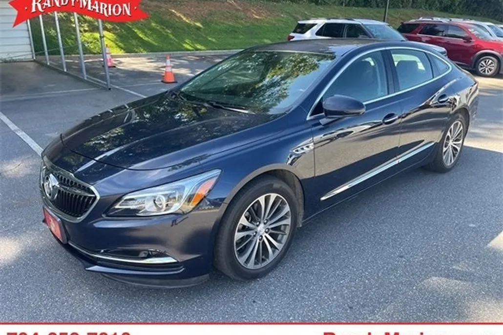 2017 Buick LaCrosse Essence photo 1