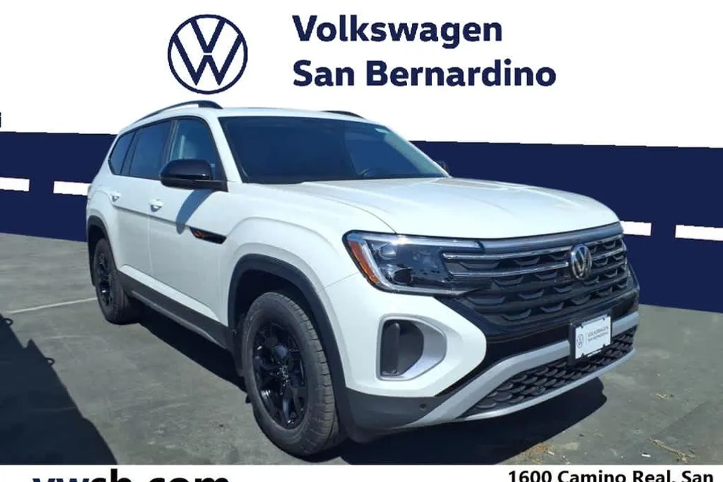 2025 Volkswagen Atlas Peak Edition SE photo 1