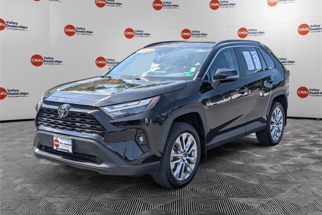 2023 Toyota RAV4 XLE Premium photo 1