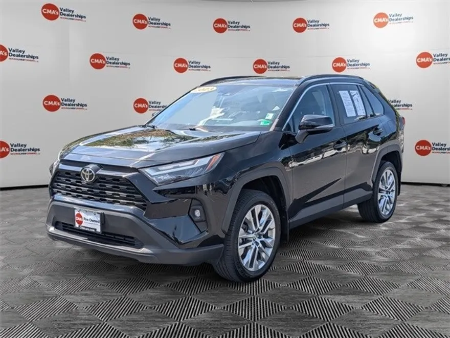 2023 Toyota RAV4 XLE Premium photo 1