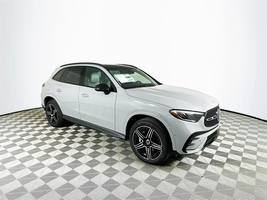 2025 Mercedes Benz GLC 300 photo 1