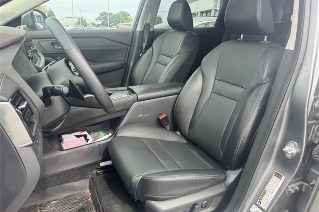 2022 Nissan Rogue SL photo 1