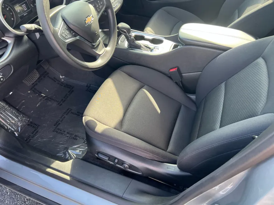 2024 Chevrolet Malibu 1LT photo 1