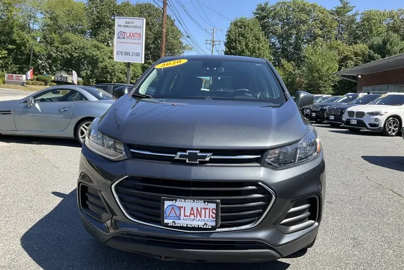 2020 Chevrolet Trax LS photo 1