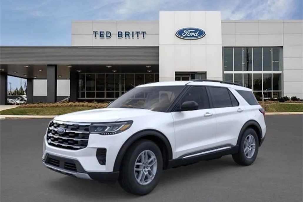 2025 Ford Explorer photo 1