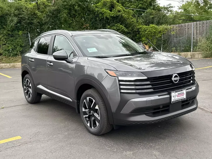 2025 Nissan Kicks SV photo 1