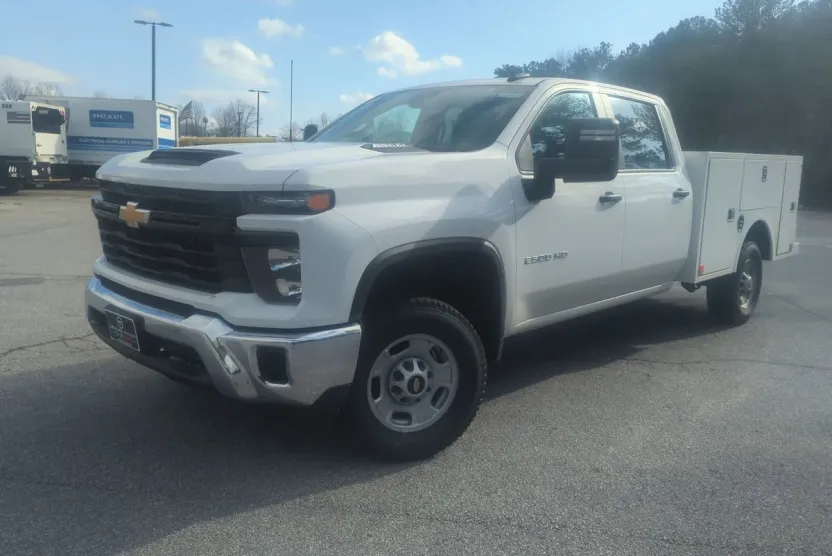 2024 Chevrolet Silverado 2500HD photo 1