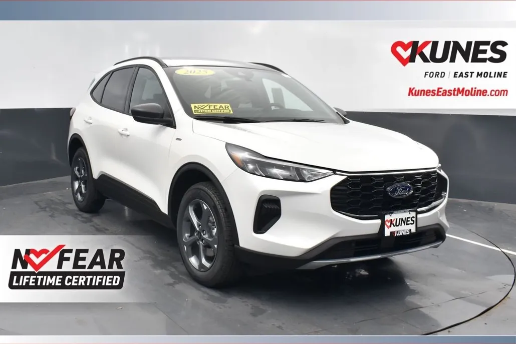 2025 Ford Escape ST-Line photo 1