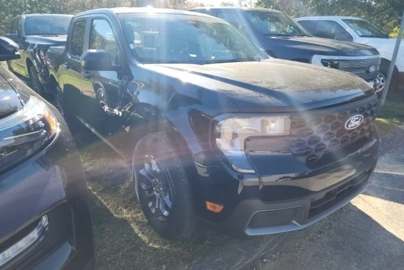 2025 Ford Maverick XLT photo 1