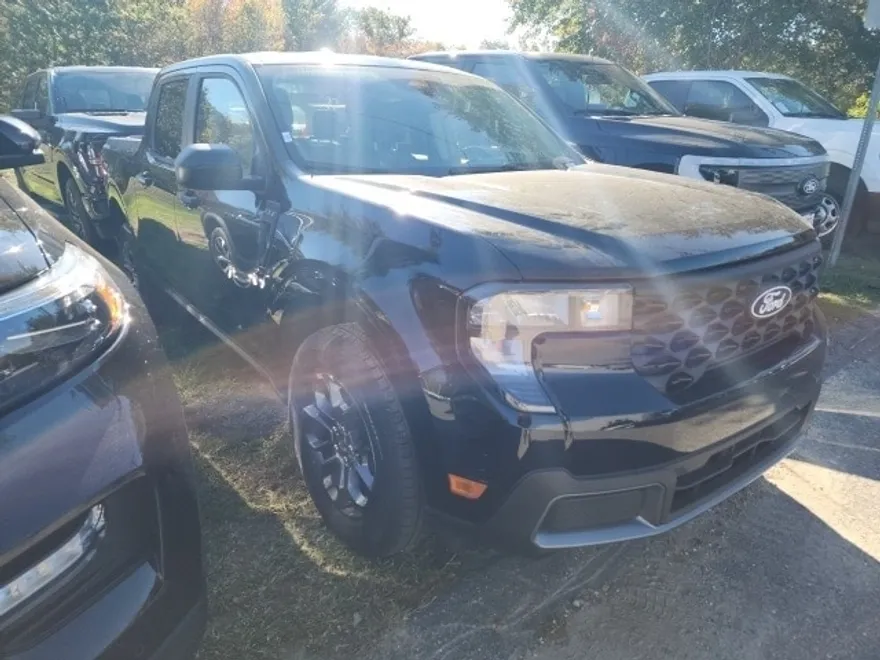 2025 Ford Maverick XLT photo 1