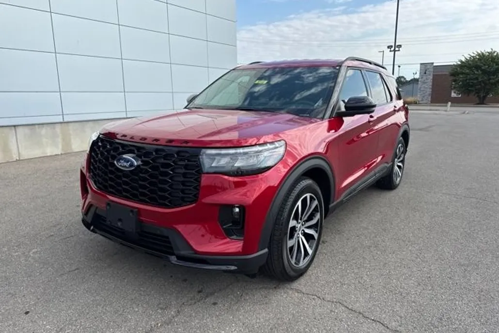 2025 Ford Explorer ST-Line photo 1