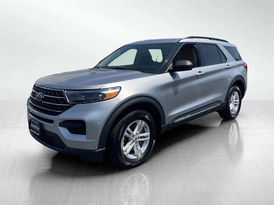 2022 Ford Explorer XLT photo 1