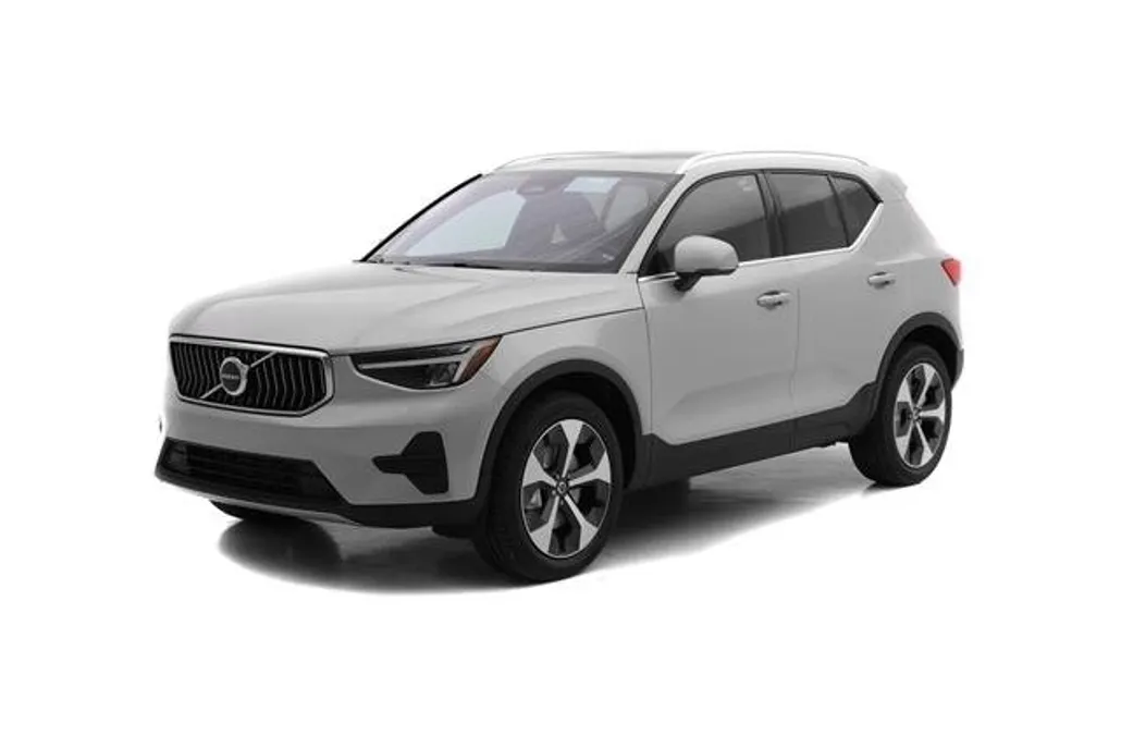 2025 Volvo XC40 Core photo 1