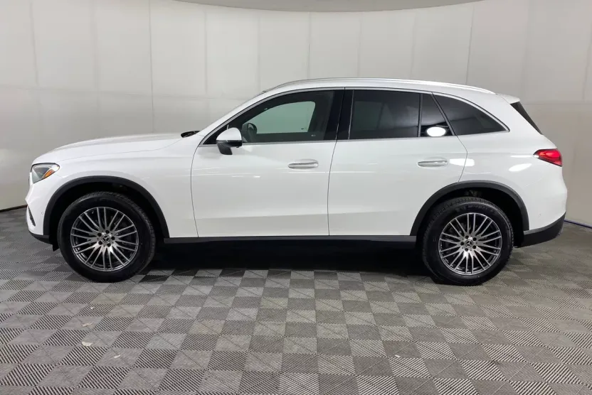 2026 Mercedes Benz GLC 300 4MATIC photo 1