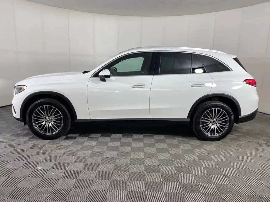 2026 Mercedes Benz GLC 300 4MATIC photo 1