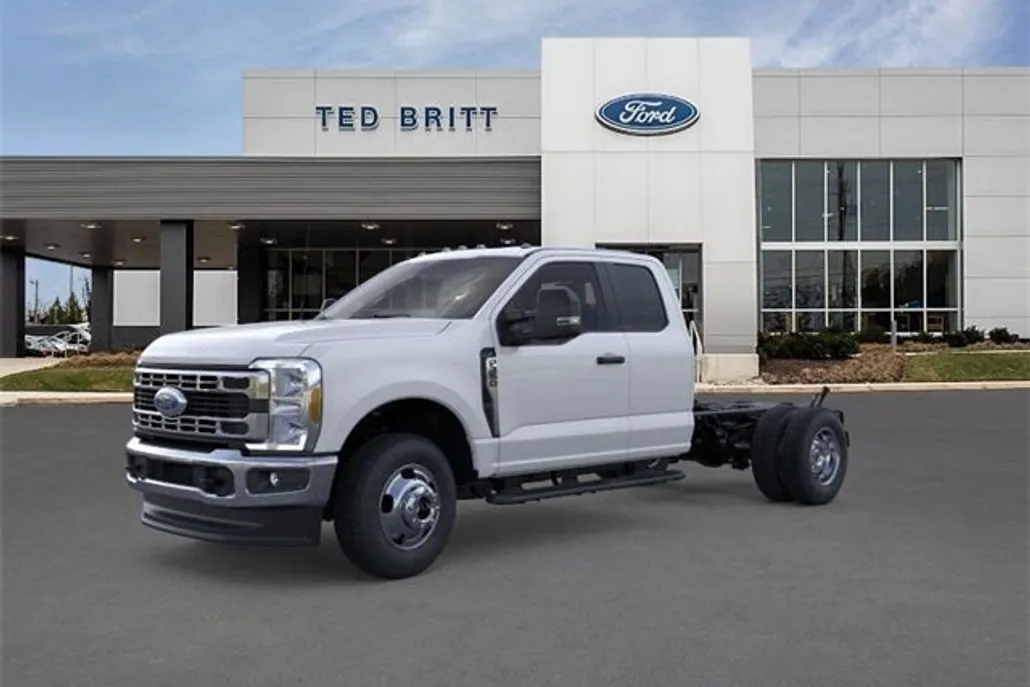 2025 Ford F-350 photo 1