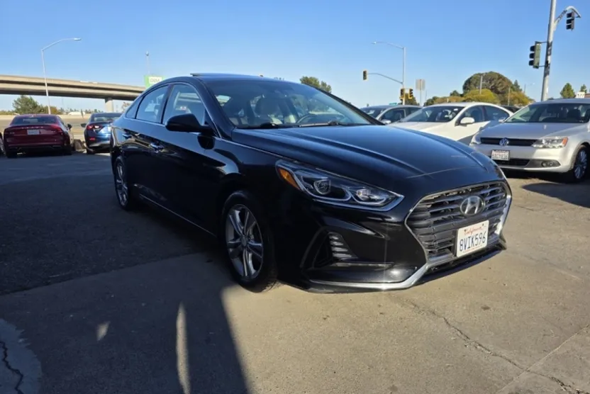 2018 Hyundai Sonata Limited photo 1