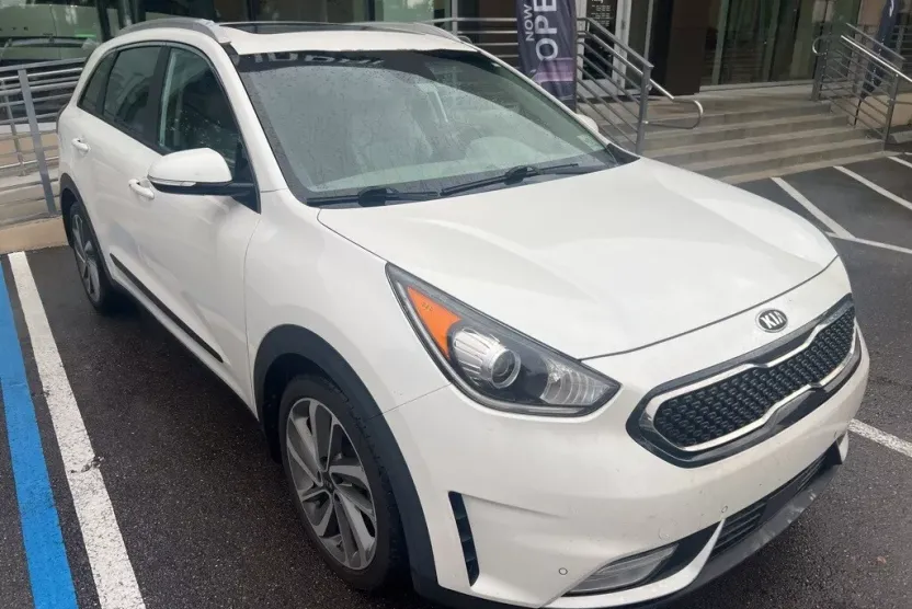 2019 Kia Niro Touring photo 1