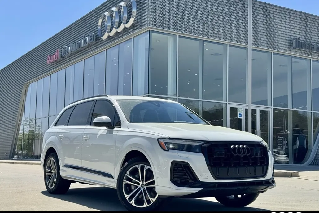 2025 Audi Q7 45 Premium photo 1