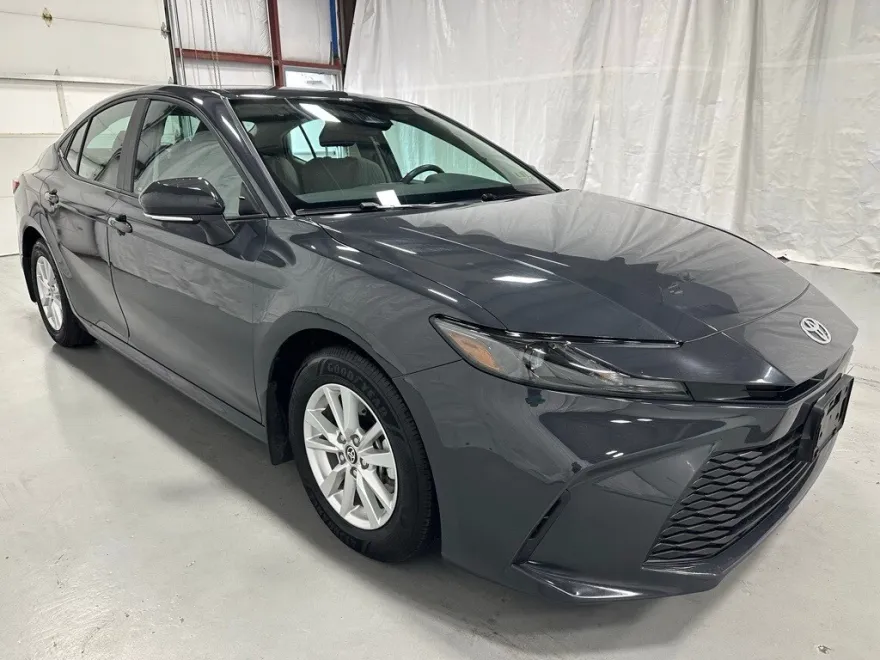 2025 Toyota Camry LE photo 1
