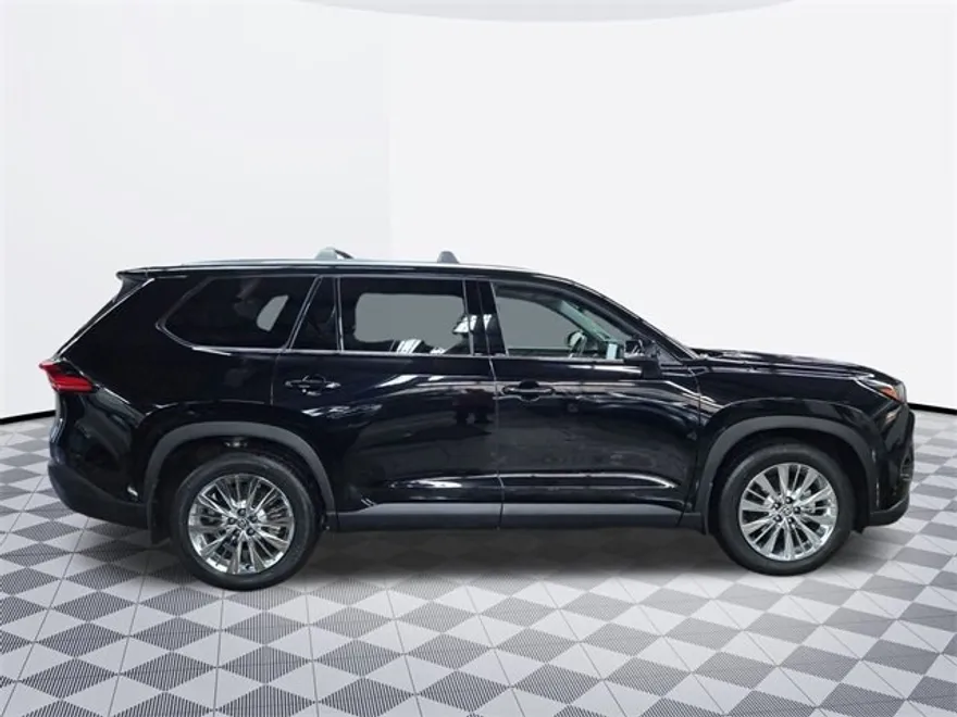 2024 Toyota Grand Highlander Platinum photo 1