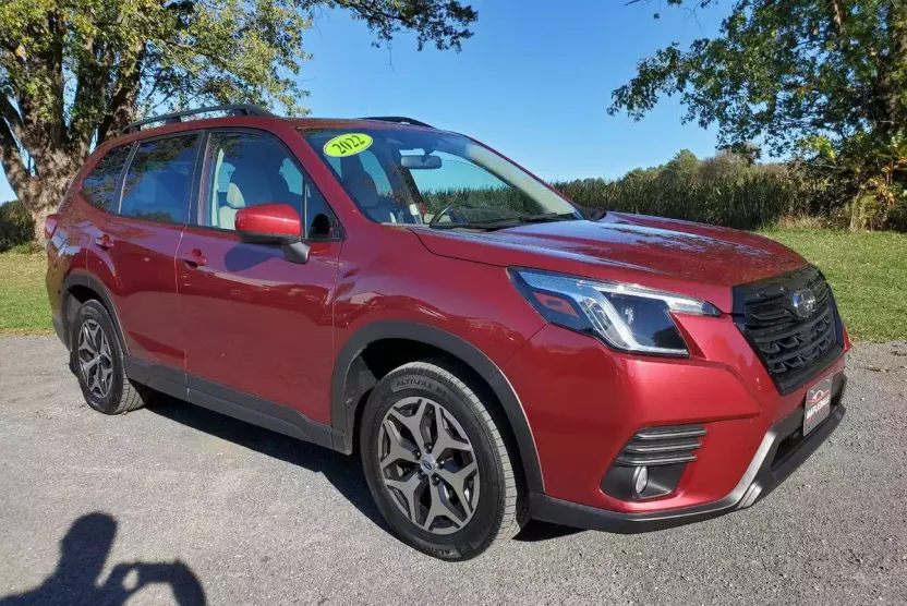 2022 Subaru Forester Premium photo 1
