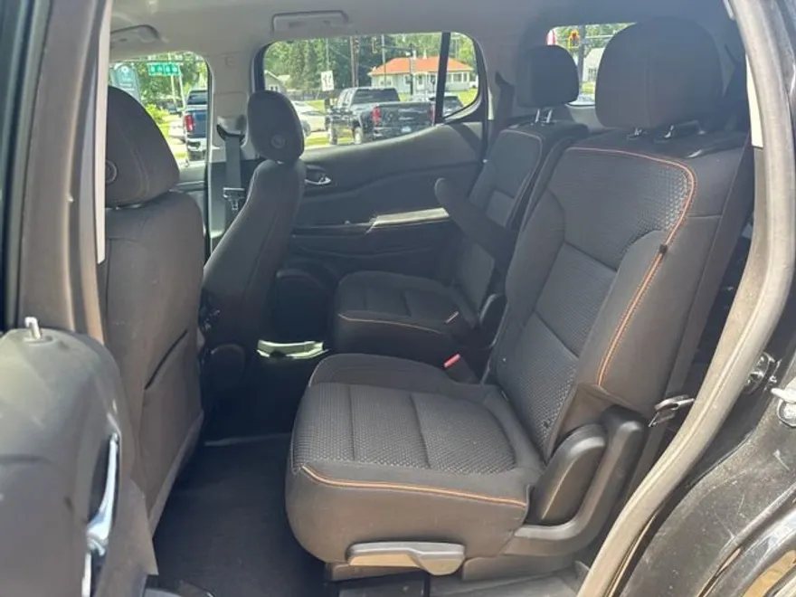 2023 Gmc Acadia AT4 photo 1
