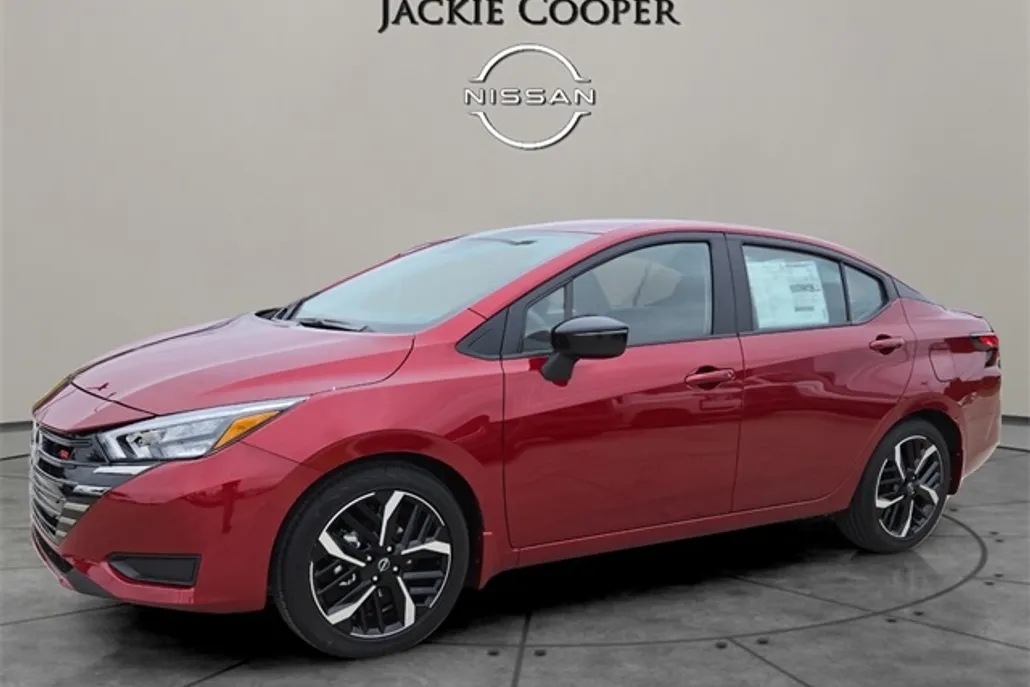 2025 Nissan Versa 1.6 SR photo 1