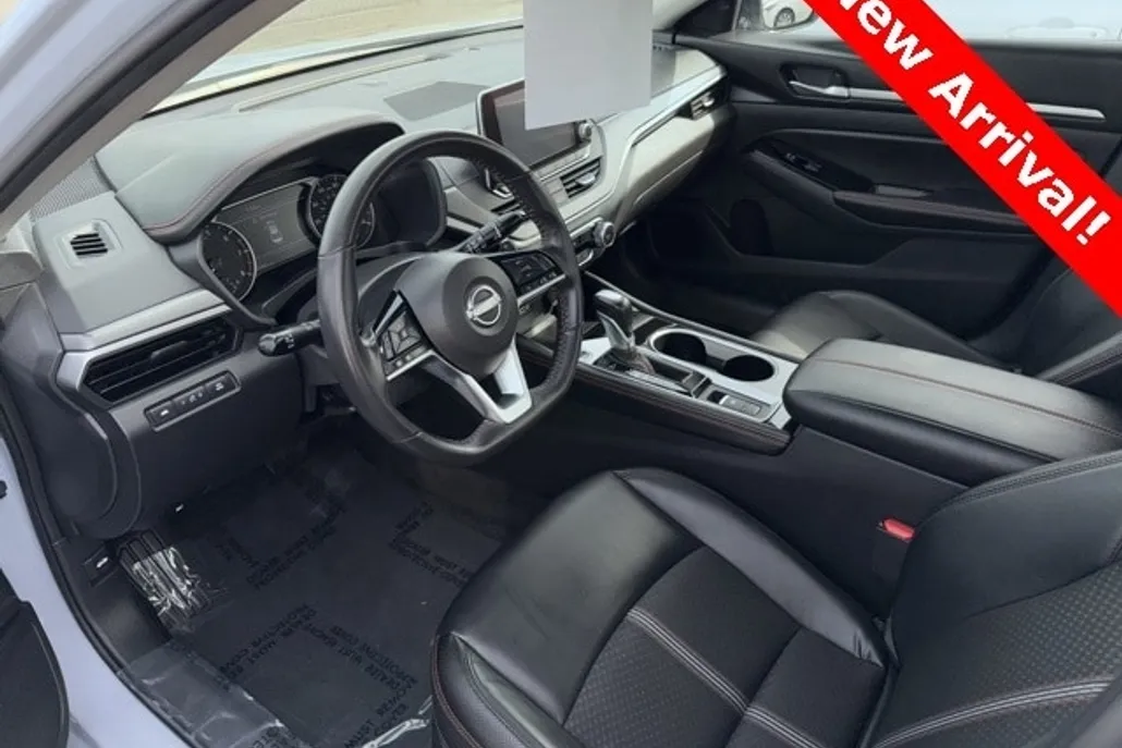2024 Nissan Altima 2.5 SR photo 1