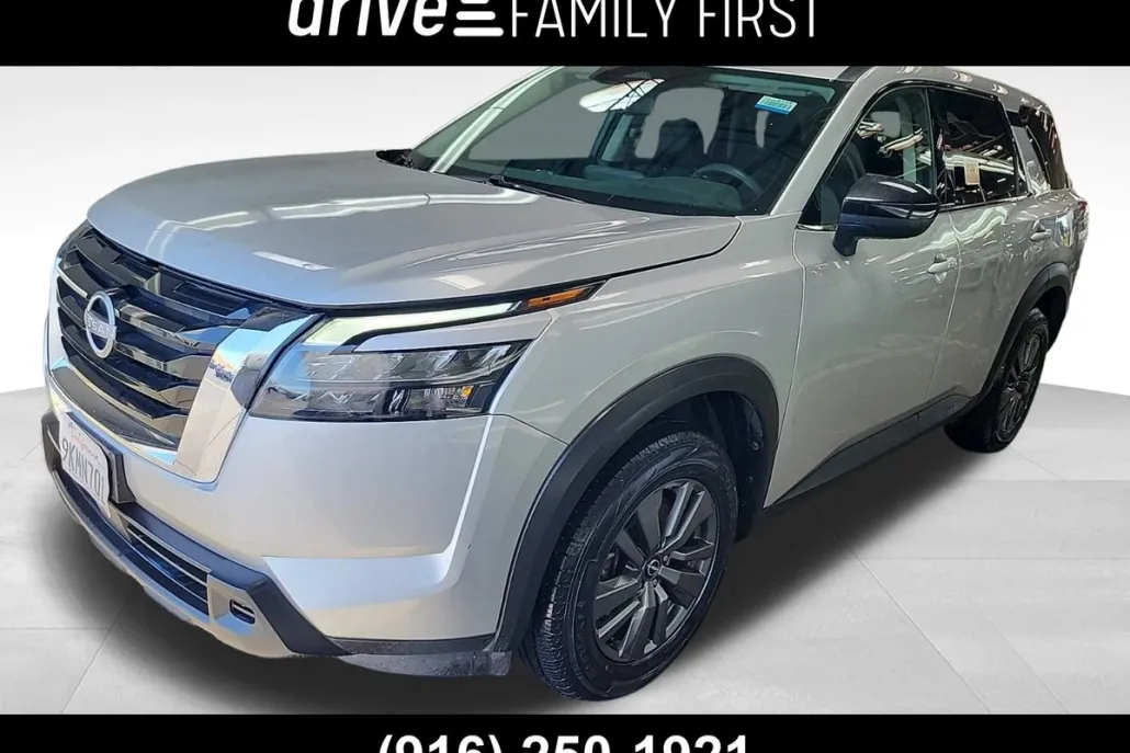 2023 Nissan Pathfinder S photo 1