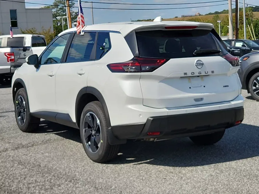2026 Nissan Rogue SV photo 1