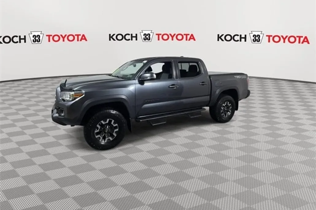 2020 Toyota Tacoma TRD Off-Road V6 photo 1