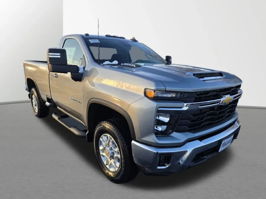 2025 Chevrolet Silverado 3500HD LT photo 1