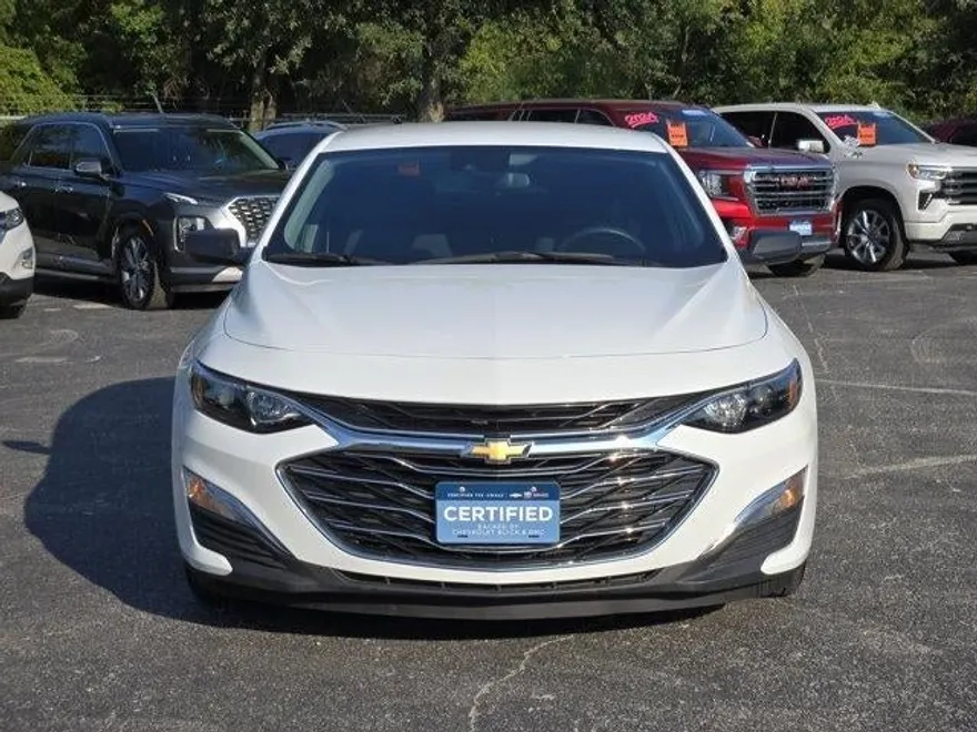 2023 Chevrolet Malibu LS photo 1