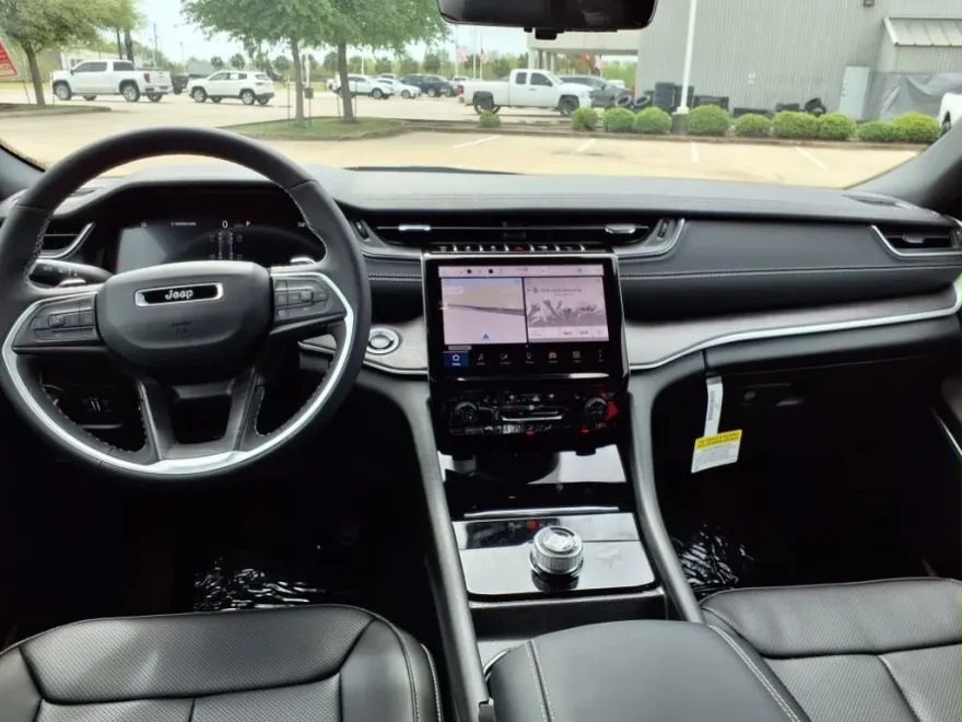 2025 Jeep Grand Cherokee Limited photo 1