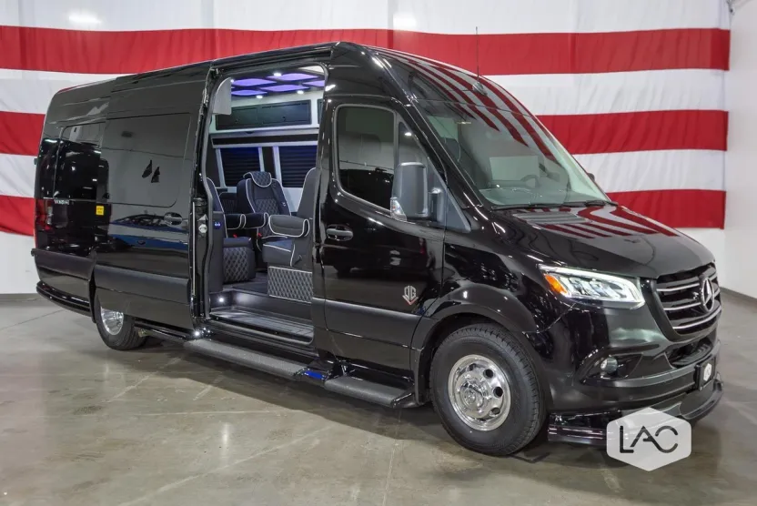 2024 Mercedes Benz Sprinter 3500 photo 1